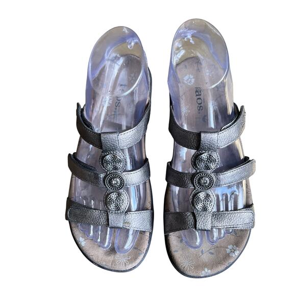 Taos Sandals Womens Size 37 6 Metallic Silver Leather Comfort Active Athleisure - Picture 2 of 7